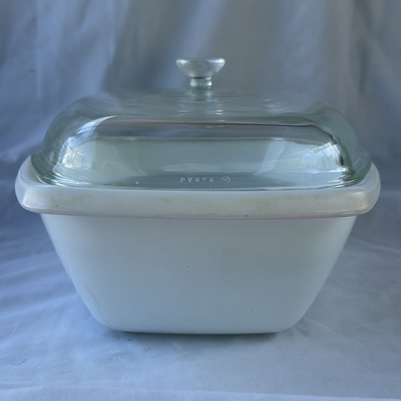 Vintage Pyrex #058 Golden Honeysuckle 4 Qt Gold Floral Casserole/Roaster w Lid - Picture 2 of 10